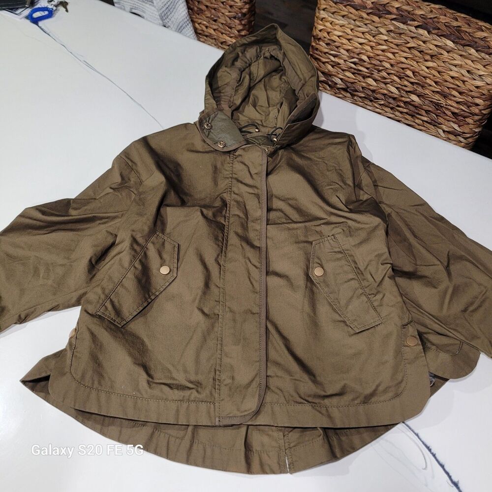Zara Women’s Green Hooded Short Jacket Relaxed Fit Zip/Snap Front Size SMALL B24